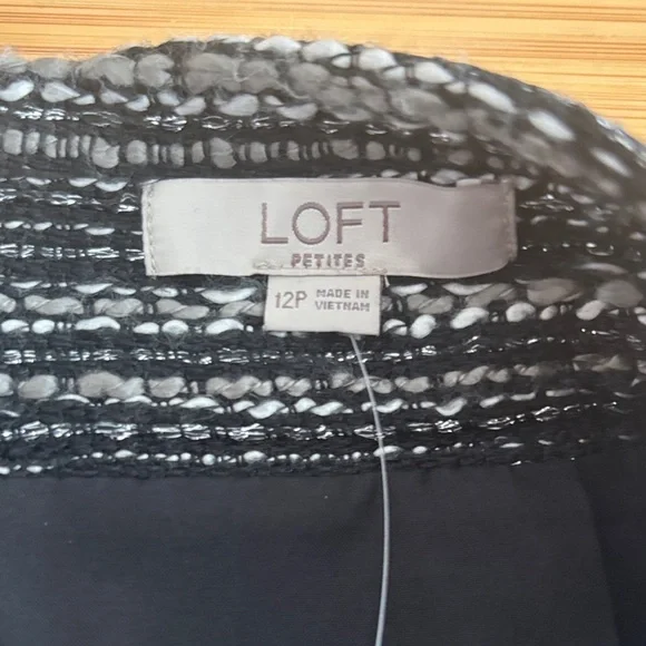 LOFT Black and Gray Textured Pencil Skirt - Picture 3 of 5